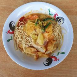 Mie Kari Kuah Kari Cap Cai