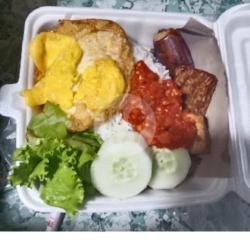 Lalapan Telur Ceplok  Nasi