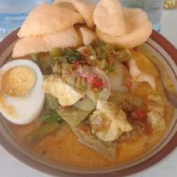 Lontong Sayur Plus Telur