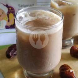 Es Kopi Susu Kurma