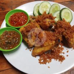 Ayam Goreng Serundeng