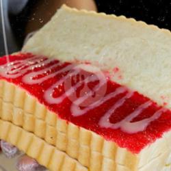 Roti Bakar Strawberry Susu