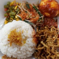 Nasi Campur Bali Telor