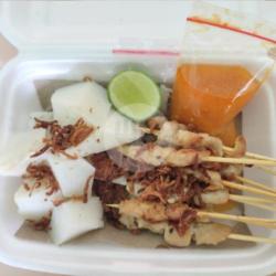 1/2 Porsi Sate Taichan   Lontong