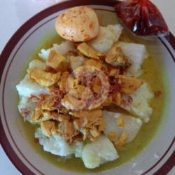 Lontong Kare Ayam Telor Krupuk Sambel