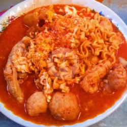 Seblak: Mie Rendang Baso  Telur