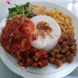 Nasi Uduk Telor Ceplok Balado