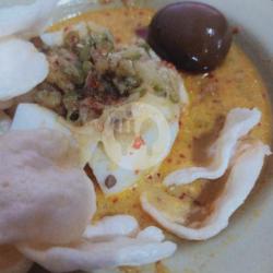 Ketupat Sayur Betawi Semur Telur