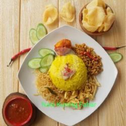 Nasi Kuning Telur Iris