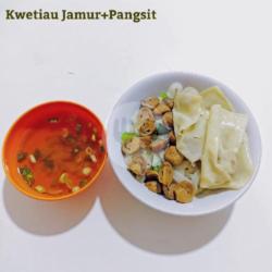 Kwetiau Jamur Pangsit