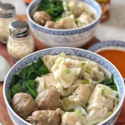 Pangsit Bakso Kuah