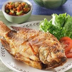 Ikan Nila Goreng Sambal Matah Kecombrang