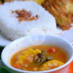 Nasi Putih   Sayur Asem   Sambal Terasi   Ayam Goreng