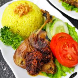 Paket Bebek Bumbu Madura Nasi Kuning