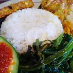 Nasi Ayam Plecing Kangkung