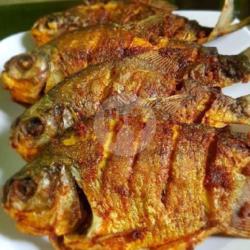 Ikan Bawal Goreng Special