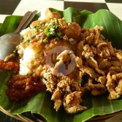 Nasi Wader Tahu Tempe   Lalapan   Terong   Es Teh