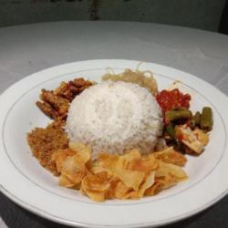 Nasi Gurih Telur Mata Sapi