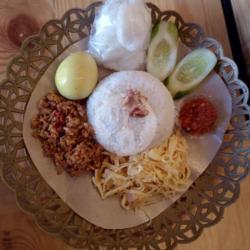 Nasi Uduk Telur Utuh