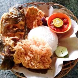 Nasi Nila Kremes