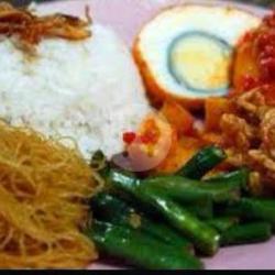 Paket Nasi   Telor Balado   Orek Tempe Sayur