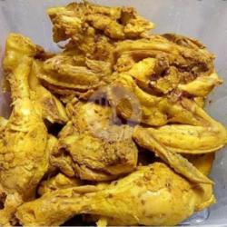 8 Potong Ayam Ungkep Bumbu Kuning Mentah