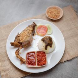 Nasi Putih Bebek Kremes Paha