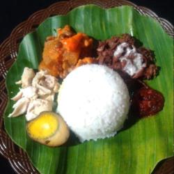 Nasi Gudeg Krecek   Telor   Ayam Suwir