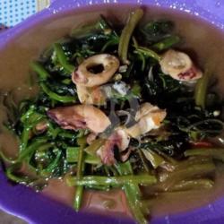 Tumis Kangkung Cumi