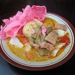 Lontong   Ayam Goreng/gulai