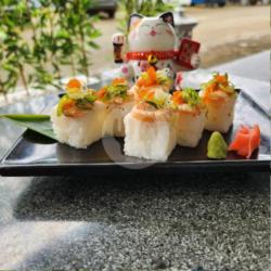 Oshi Sushi Salmon Aburi