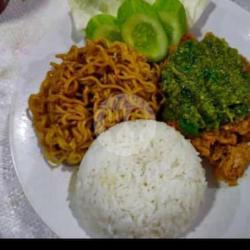 Mie Goreng   Ayam Geprek   Nasi (cabai Ijo)