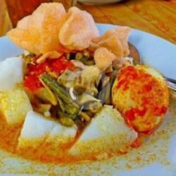 Lontong Sayur Telor Bulat