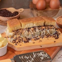 Martabak Klasik Keju Coklat Kacang Wijen (komplit)