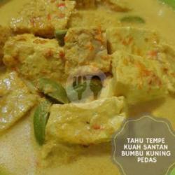 Kua Kuning Pedas Santan Tahu Tempe Petai