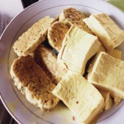 Nasi Tempe,tahu Bumbu Kuning