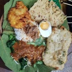 Paket Nasi Pecel Istimewa Mendoan