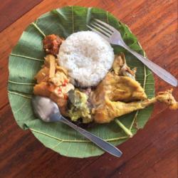 Nasi Gudeg Rambak Dan Liwet Ayam Goreng / Opor