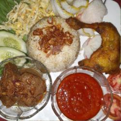 Nasi Ulam Ayam Goreng