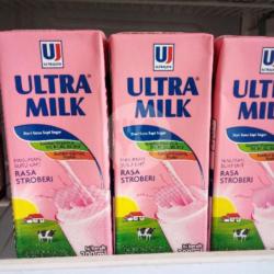 Susu Ultramilk Stroberi 200ml