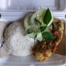 Nasi Kepala Ayam Geprek   Es Teh Manis