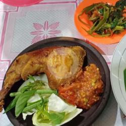 Paket Nasi Ayam Goreng