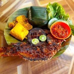 Nasi Timbel Ikan Nila Bakar Komplit