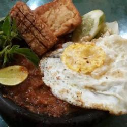 Hemat A Nasi Telor Ceplok   Tahu Tempe Terong   Sambal Khas Cak Pul