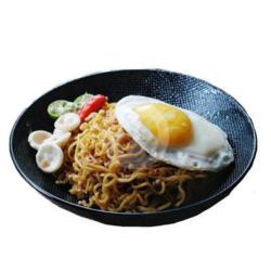 Indomie Goreng Telur Kornet (internet)