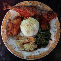 Nasi Ikan Balado   Ayam Goreng