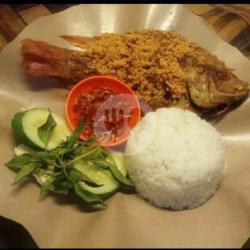 Ikan Mas Goreng Kremes   Nasi Uduk