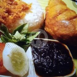 Nasi Ayam Sambal Hitam