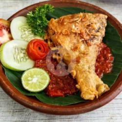 Nasi Penyetan Bandeng   Tahu Tempe Terong Lalapan Dan Sambel Super Pedes