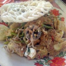 Rujak Cingur Madura